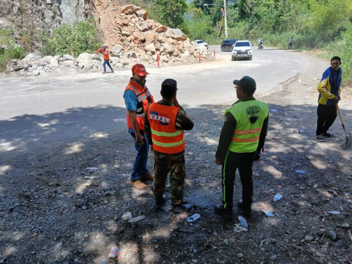MOPC restablece el tránsito en carretera La Vega–Jarabacoa tras deslizamiento
