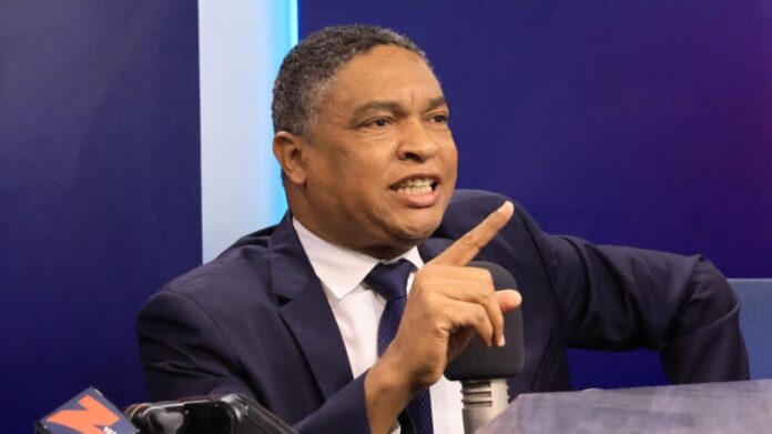 Yván Lorenzo pide al Gobierno explicar renegociación del contrato Aerodom