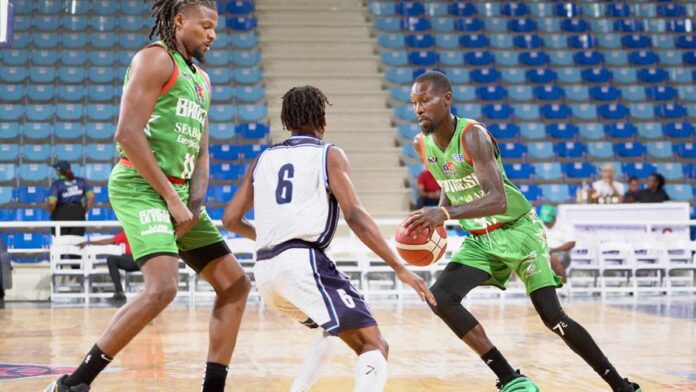 Seis jugadores anotaron cifras dobles a la cabeza de Trahson Burrel con 18 puntos; Bello 17, Simón 14, Rojas y Quezada 13