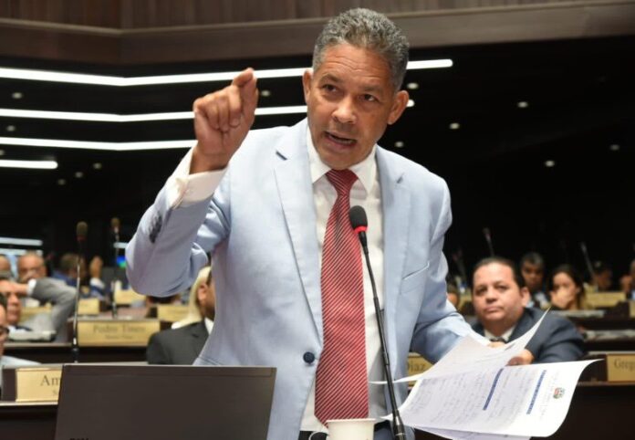 Someten proyecto para evitar que "cuerpos extraños asalten el Congreso Nacional"