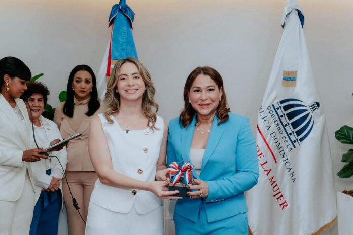Gloria Reyes asume el Ministerio de la Mujer y sitúa la igualdad como base de la democracia