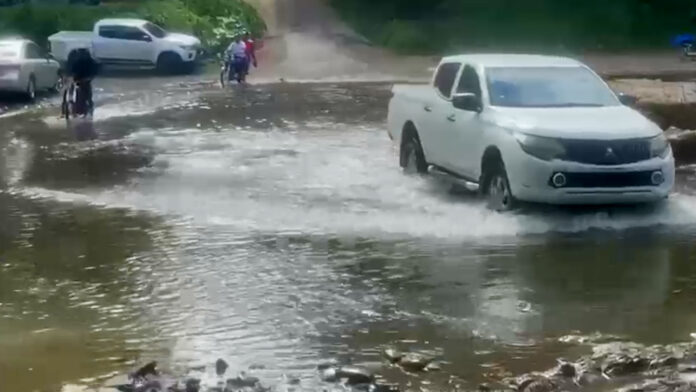 Exigen la construcción de un puente en la comunidad de Mama Tingo