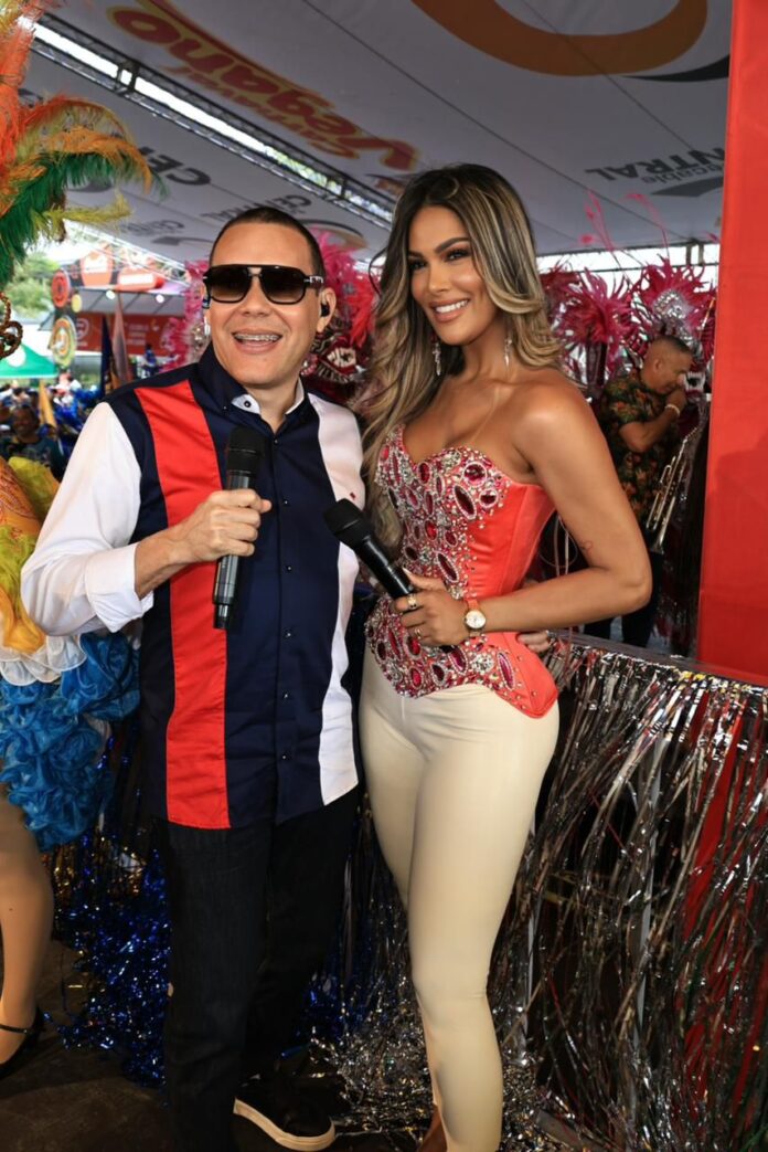 Caroline Aquino y Oliver Peña impactan en la primera gran salida del mundialmente famoso Carnaval Vegano 2026 Caroline Aquino y Oliver Peña impactan en la primera gran salida del mundialmente famoso Carnaval Vegano 2026