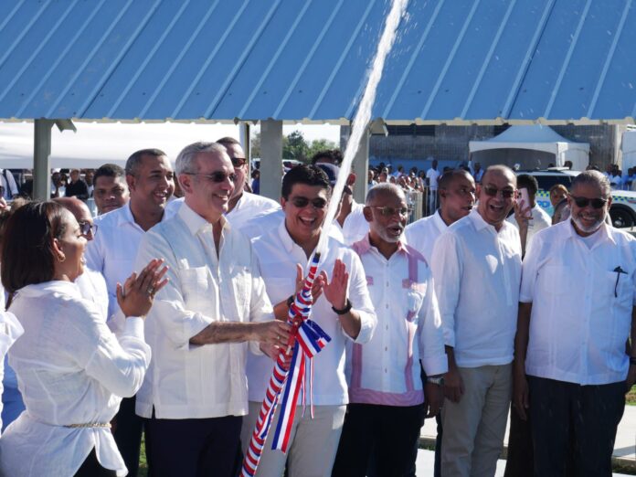 Ponen en funcionamiento acueducto Barrera de Salinidad Ponen en funcionamiento acueducto Barrera de Salinidad