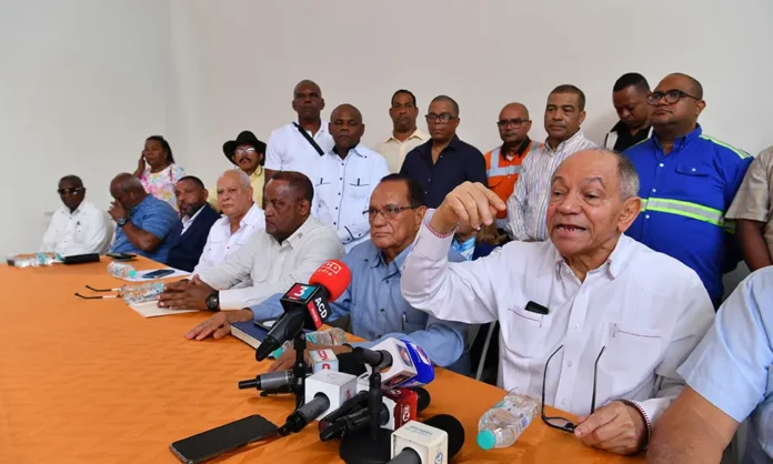 Sindicalistas advierten insistencia de empresarios alterará paz laboral; anuncian concentración frente a Congreso para el 8 de abril