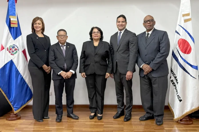 Legisladores ven como atinada rectificación del pleno de CCRD sobre aumento salarial