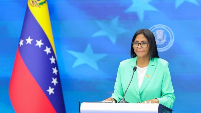 Venezuela firma acuerdo que expande operaciones de Chevron para la producción petrolera