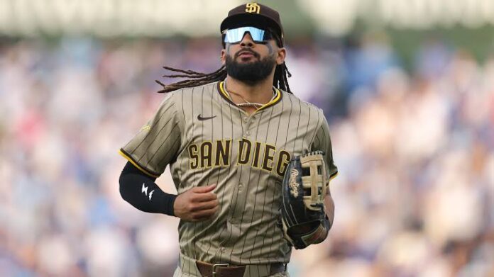 Fernando Tatis Jr. prueba versatilidad con su regreso al cuadro