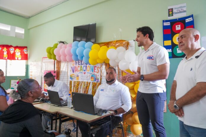 ¡RAYMOND RODRÍGUEZ Y FUNDACIÓN GBC LLEVAN ESPERANZA A LAS CUEVAS DE CEVICOS Y TRANSFORMAN LA VIDA DE MÁS DE 400 FAMILIAS!