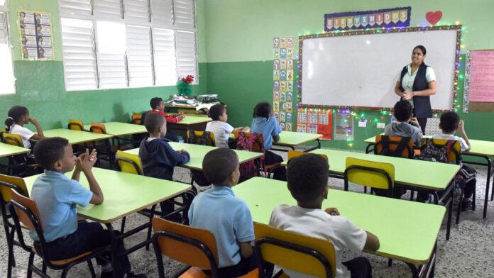 ¡Creole obligatorio en las escuelas! Proyecto busca que dominicanos aprendan el idioma de Haití