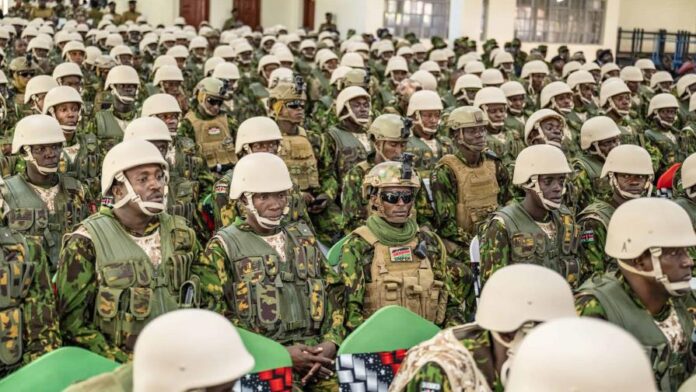 Haití recibe 230 policías kenianos para reforzar la lucha contra las bandas armadas