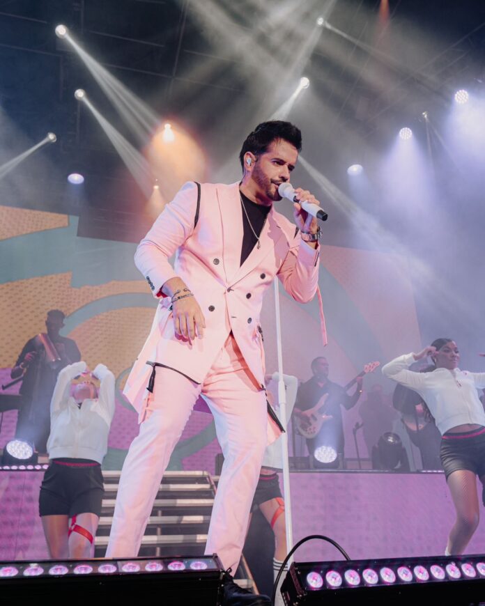 Manny Cruz cierra gira a casa llena en la Gran Arena del Cibao (Foto: Fuente externa) Manny Cruz cierra gira a casa llena en la Gran Arena del Cibao (Foto: Fuente externa)