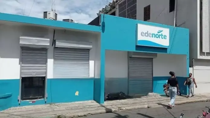 Desconocidos roban dinero en efectivo y armas de fuego en oficina de Edenorte en Moca