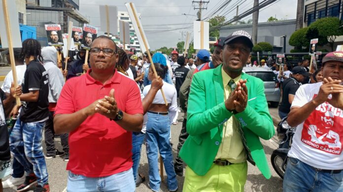 Organizaciones protestan en distintos puntos del país reclamando respeto a la seguridad jurídica.