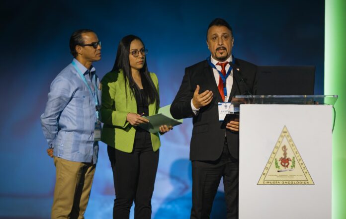 Científico Arthur Mikaelian presenta en VII Congreso Sodoco el Escozine, fármaco capaz de combatir el cáncer