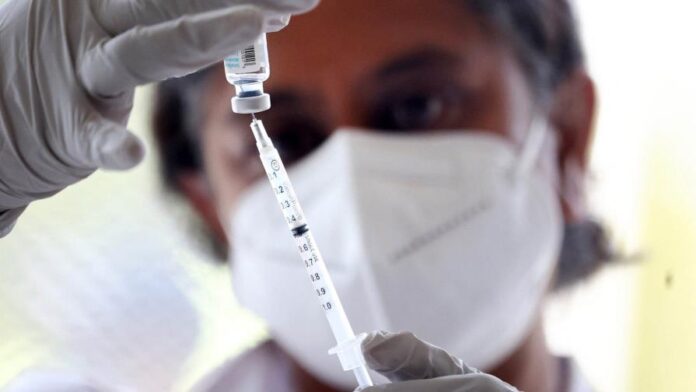 El mpox es una enfermedad viral que se propaga del animal al humano, pero se transmite también por contacto físico estrecho con una persona infectada por el virus