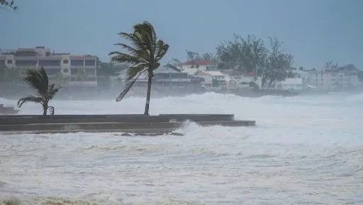 Inundaciones y sin luz: situación en Puerto Rico por tormenta Ernesto Inundaciones y sin luz: situación en Puerto Rico por tormenta Ernesto