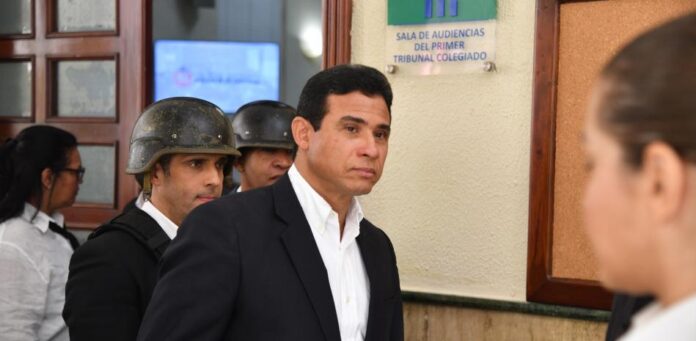 Retiran grillete y prisión domiciliaria a Adán Cáceres por garantía económica