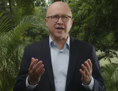 8_Nacionales_31_2p01 Francisco Domínguez Brito: "Gobierno del PRM nada en pus como los nadadores en una piscina"