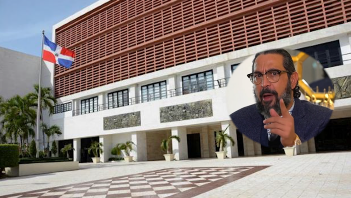 Empresario solicita al Congreso interpelación de funcionarios