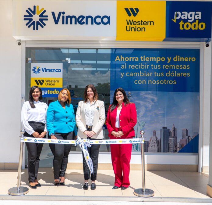 Lisbeth Paulino, Celeste Rosario, Giselle Marie Méndez Sued y María Curiel, en Plaza City Center Moca