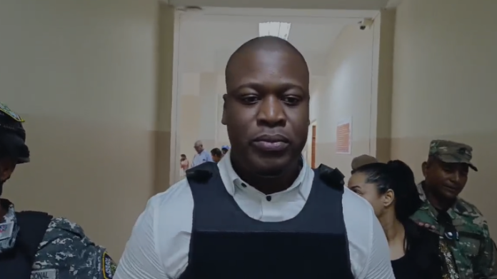 Presentación periódica e impedimento de salida a regidor acusado de narcotráfico