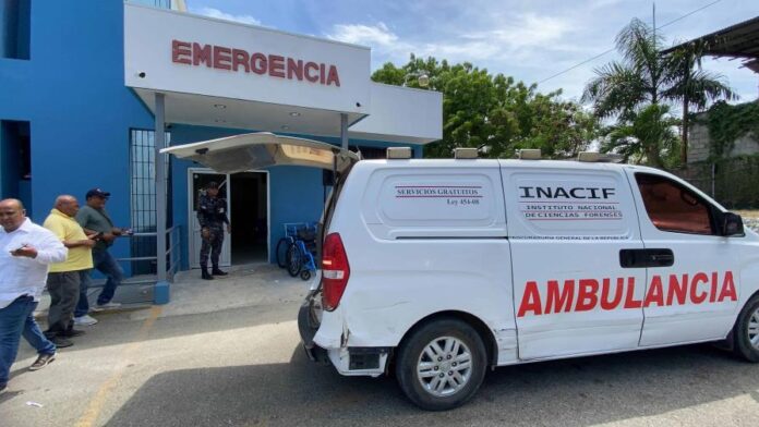 Los dos hombres fallecieron en un supuesto enfrentamiento a tiros con los policías, en el sector Las Charcas, en Santiago