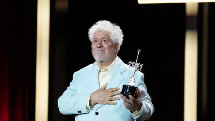 Pedro Almodóvar recibió premio honorífico en San Sebastián. (FUENTE EXTERNA)