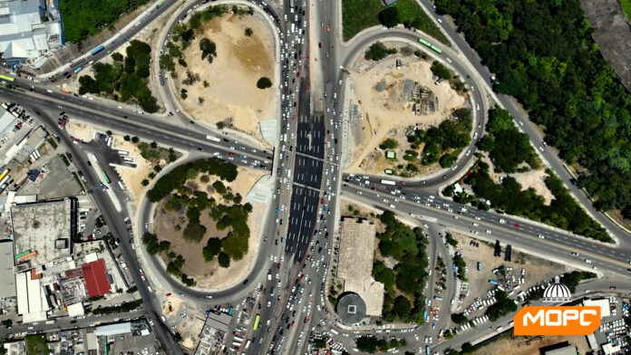 Desde el lunes quedarán abiertos al tránsito los nuevos 14 carriles en la Kennedy y los 8 de la Luperón en el KM 9  