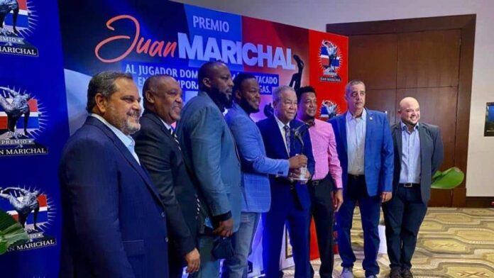 Vladimir Guerrero Jr., fue el ganador de la primera edición del premio Juan Marichal tras su exitosa temporada en MLB en 2021. (AP)