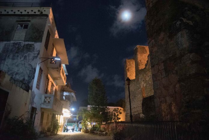 Hombre duró tres días con el cadáver de su madre en una casa en la Ciudad Colonial