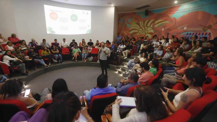 El "círculo vicioso" de deudas y cambio climático que enfrentan los países en desarrollo fue uno de los temas que se trató en el COP16. (EFE/ ERNESTO GUZMÁN)