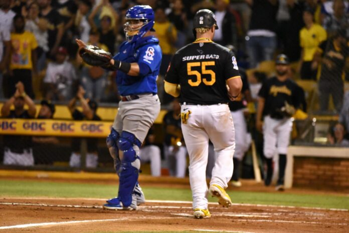 Águilas propinan séptima victoria en línea al Licey Águilas propinan séptima victoria en línea al Licey