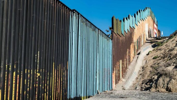 Trump firmó la orden ejecutiva para ese despliegue el lunes y el Pentágono confirmó después que se ha movilizado ya para darle cumplimiento.