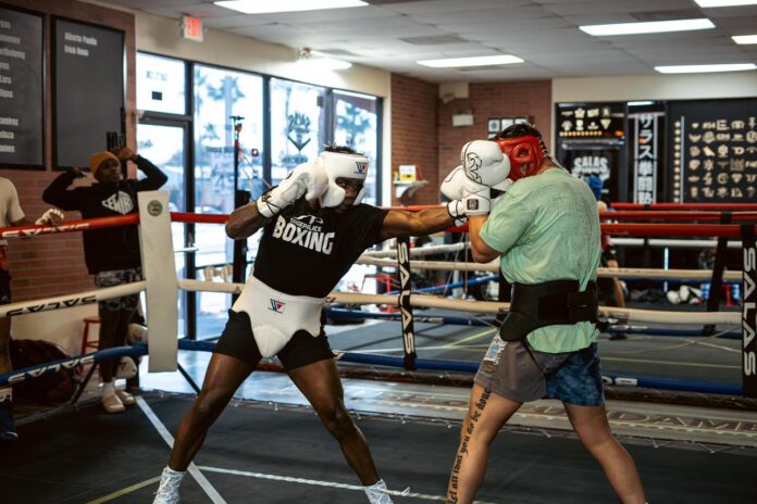 Carlos "Caballo Bronco " es un fuerte candidato para enfrentar al mexicano "Saúl "Canelo" Álvarez