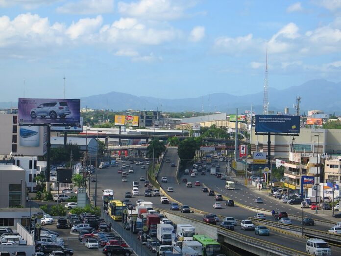 Cerrarán 45 pasos a desnivel y puentes en el Gran Santo Domingo por mantenimiento