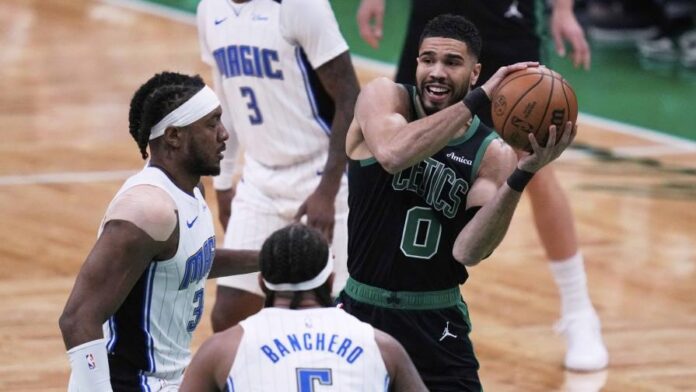 Celtics, campeones defensores, apabullan al Magic y ganan la serie de playoffs por 4-1