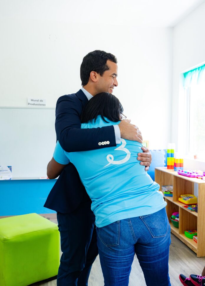 En alianza con la Fundación Nido para Angeles garantizarán asistencia a médica y escolar durante un año
