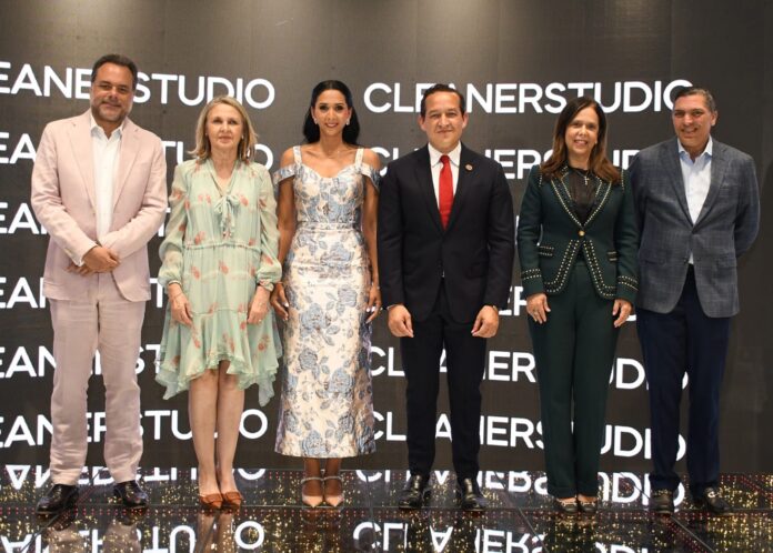 Cleaner Studio “The Luxury Place” realiza inauguración de nuevo showroom con la presencia de clientes corporativos, invitados especiales y aliados estratégicos. Cleaner Studio “The Luxury Place” realiza inauguración de nuevo showroom con la presencia de clientes corporativos, invitados especiales y aliados estratégicos.