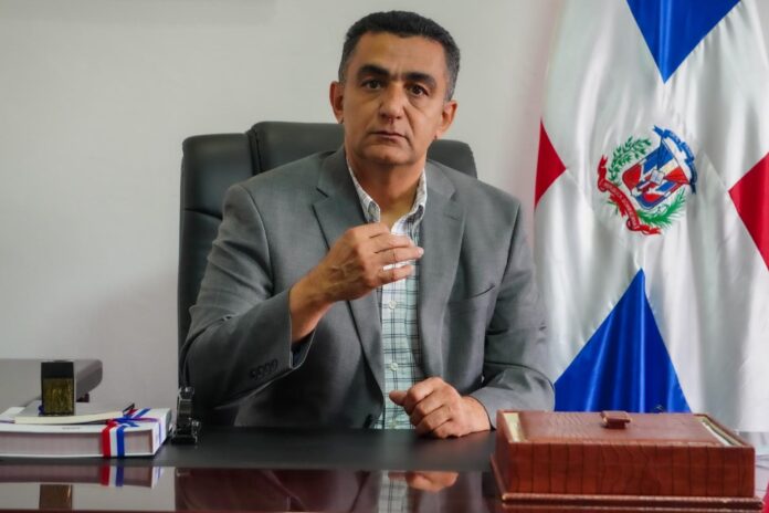 Jesús Batista Suriel pide tecnificar áreas como Turismo, construcción y agricultura (Foto: Fuente Externa) Jesús Batista Suriel pide tecnificar áreas como Turismo, construcción y agricultura (Foto: Fuente Externa)