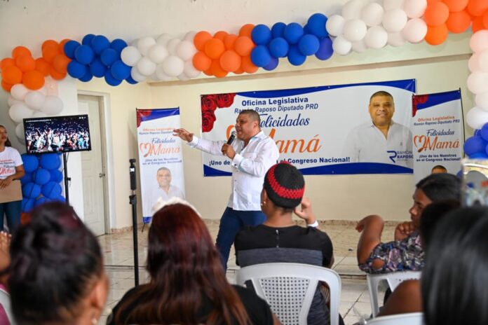 Diputado Ramón Raposo agasaja a cientos de madres de Santo Domingo Norte Diputado Ramón Raposo agasaja a cientos de madres de Santo Domingo Norte