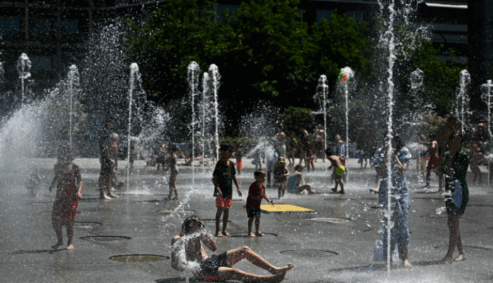 La ola de calor se intensifica en el sur de Europa, donde autoridades instan a protegerse