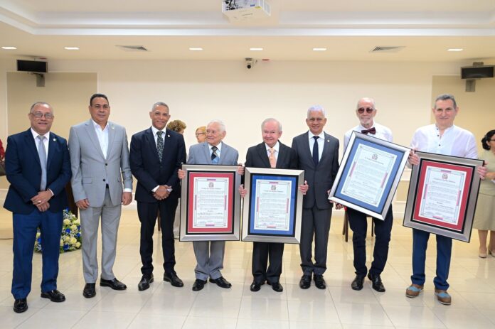Senado de la República reconoce varias personalidades del Arte y la Cultura Dominicana Senado de la República reconoce varias personalidades del Arte y la Cultura Dominicana
