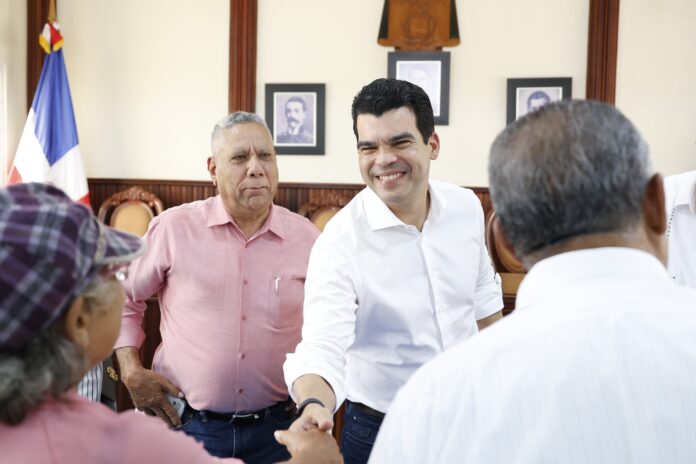 Wellington Arnaud se reúne con comunitarios de Sajoma a quienes informa construcción de nuevo acueducto Wellington Arnaud se reúne con comunitarios de Sajoma a quienes informa construcción de nuevo acueducto