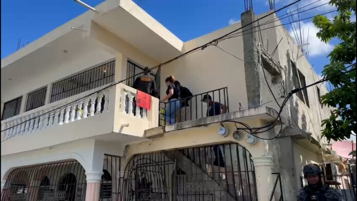 Mujer es ultimada por su pareja quien también agredió a su hija de 11 años
