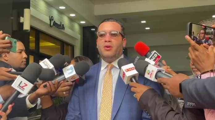 Mariotti defiende postura de la familia de Abinader frente al Código Penal