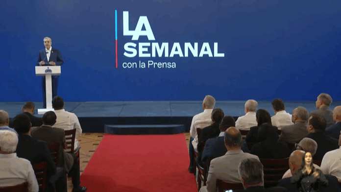 Abinader sobre L2C del Metro: "La oposición critica todo"