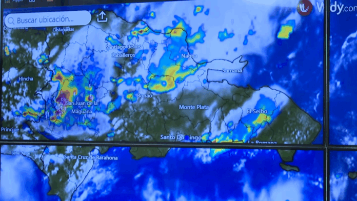 Onda tropical seguirá causando fuertes lluvias este domingo