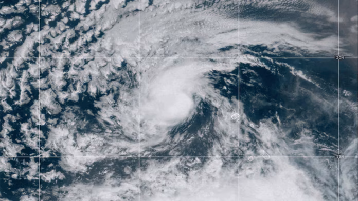 Erin se fortalece en un “peligroso” huracán categoría 4