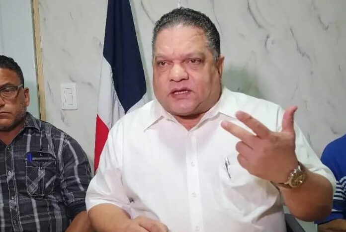 Mario Díaz llama al presidente Abinader vetar el nuevo Código Penal Mario Díaz llama al presidente Abinader vetar el nuevo Código Penal